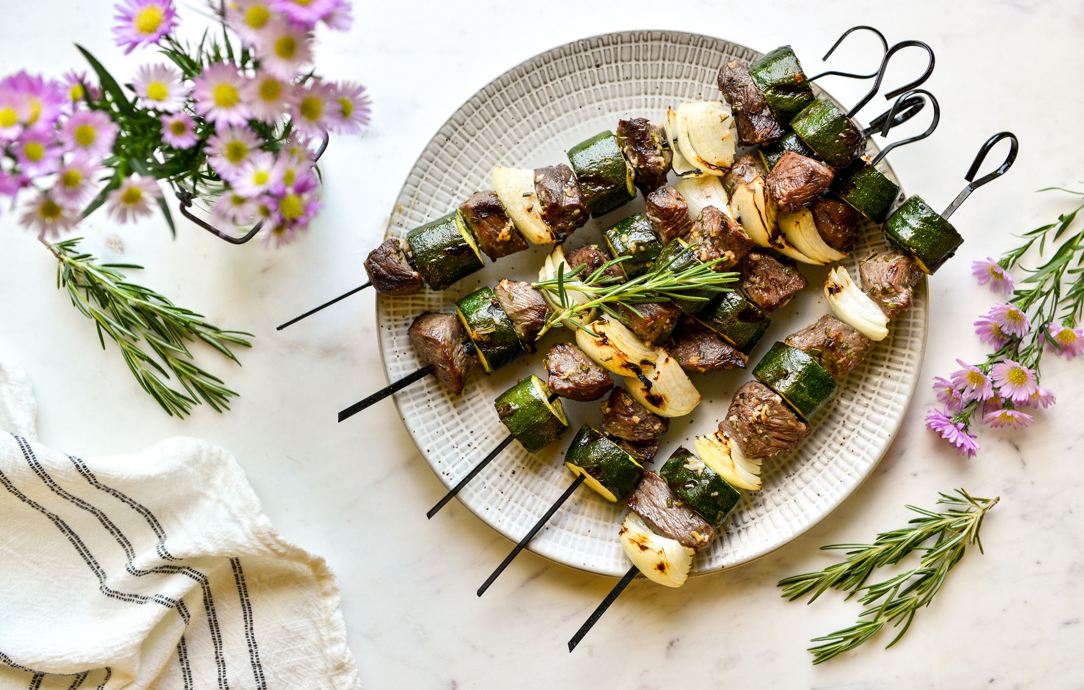 ROSEMARY STEAK AND ZUCCHINI KEBABS-1